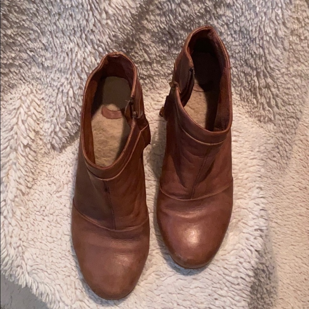 Ugg Bootie - image 5